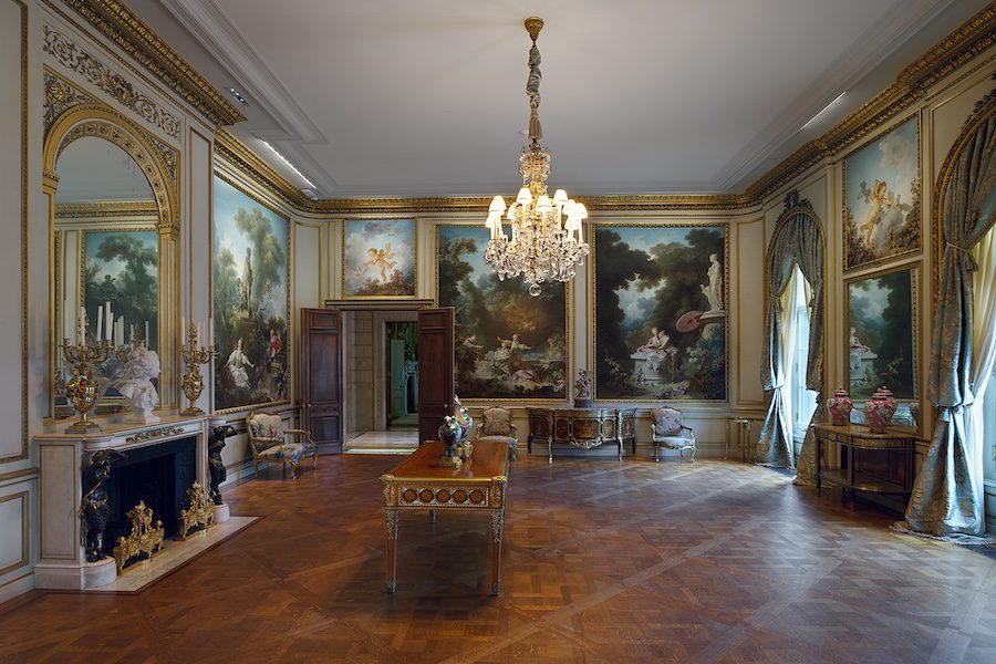The Frick Collection Fragonard Room new york manhattan classic art chandelier